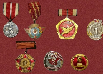 雨霏清明，7枚纪念章让我想起父亲