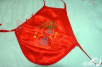 红灿灿肚兜，你穿过吗？