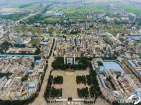 天空上的弥渡县城