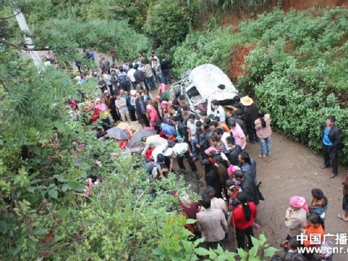 云南罗平特大交通事故死亡人数上升至11人