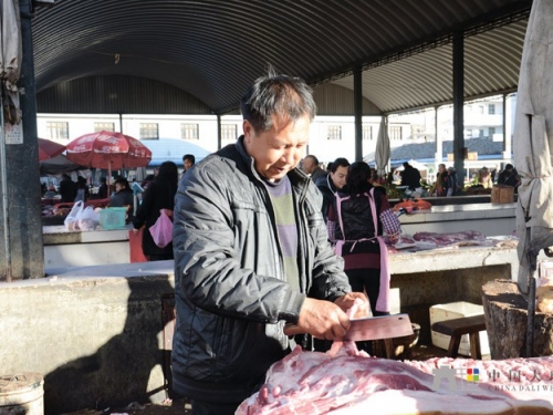 弥渡节前集市年味浓